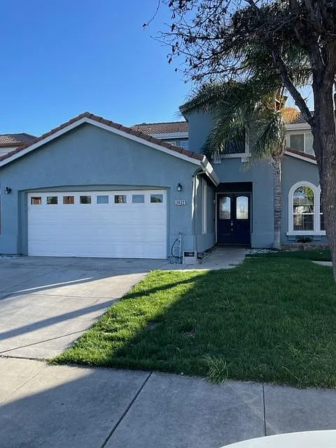 5 bed, 3045 sqft, $3,500 — Photo 2