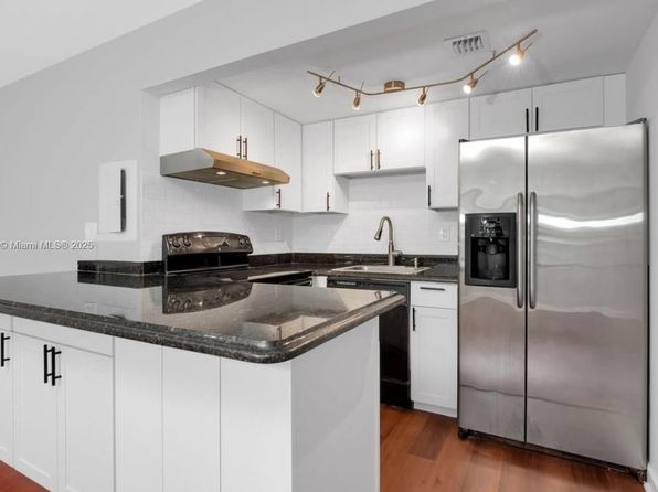 950 NW 11th St APT 3A