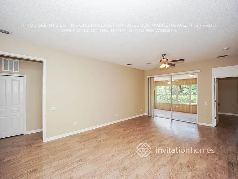 528 Wexford Dr — Photo 4