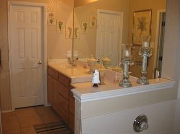 4th image of 920 La Sierra Dr
