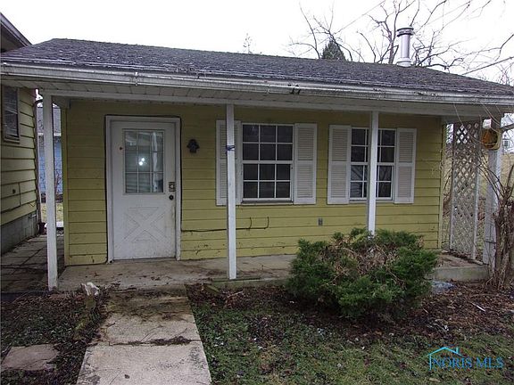 2nd image of 707 Portage Dr