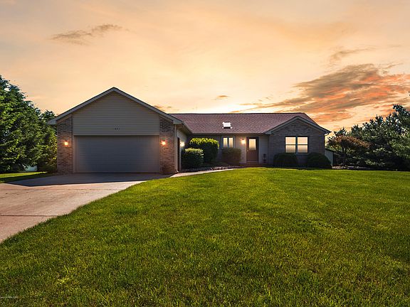 4th image of 1851 Meghann Ln