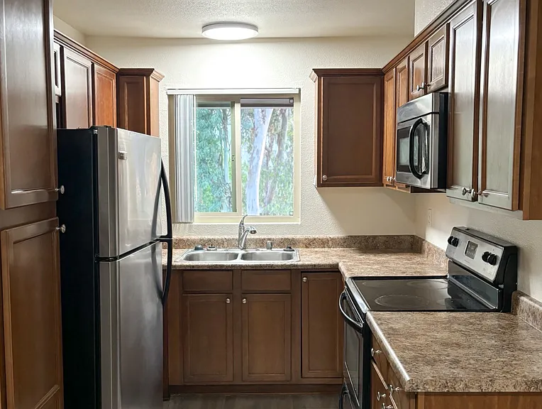 7516 Parkway Dr #2K — Photo 3