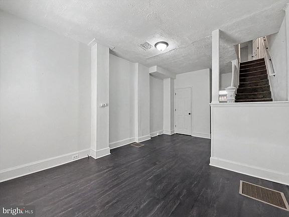 4th image of 916 May St