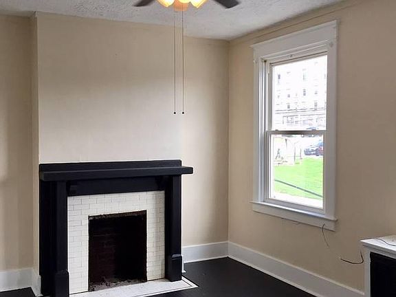 4th image of 211 S 2nd St APT C