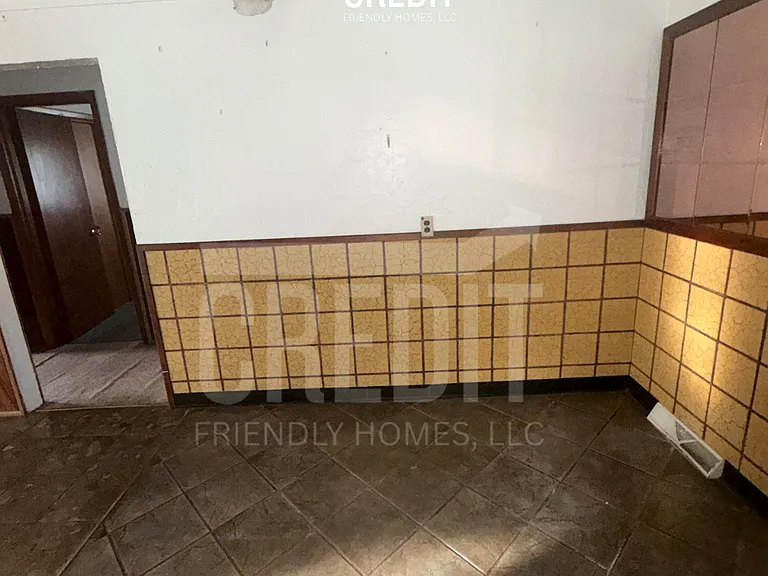 8303 Bluff St — Photo 6