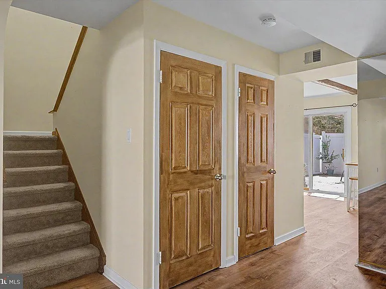 2282 Suzann Dr — Photo 19
