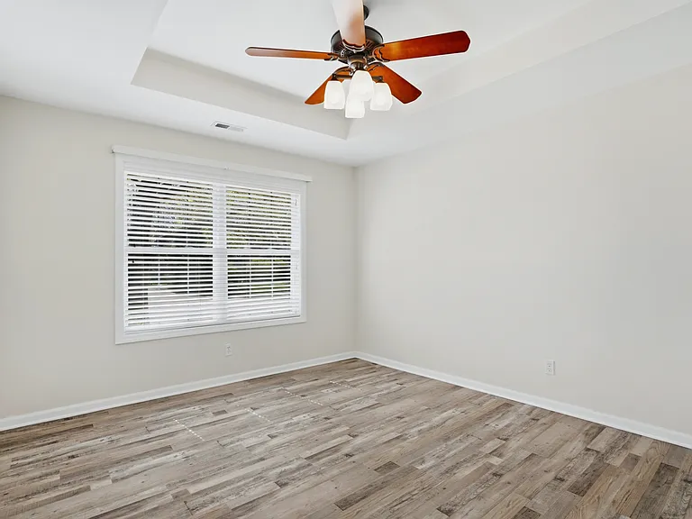 3604 Chatham Dr — Photo 10