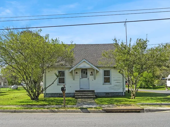 30600 Depot St, New Church, VA 23415