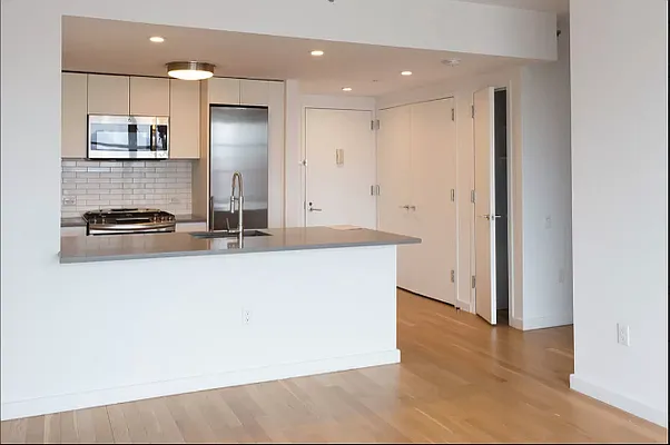 Rented by REAL New York | media 3