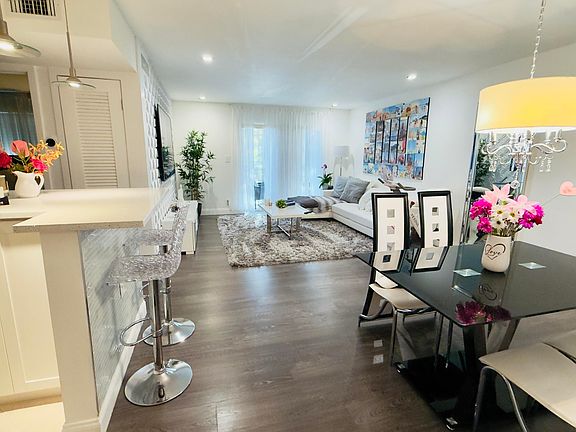 2nd image of 702 SE 2nd Avenue SE #405