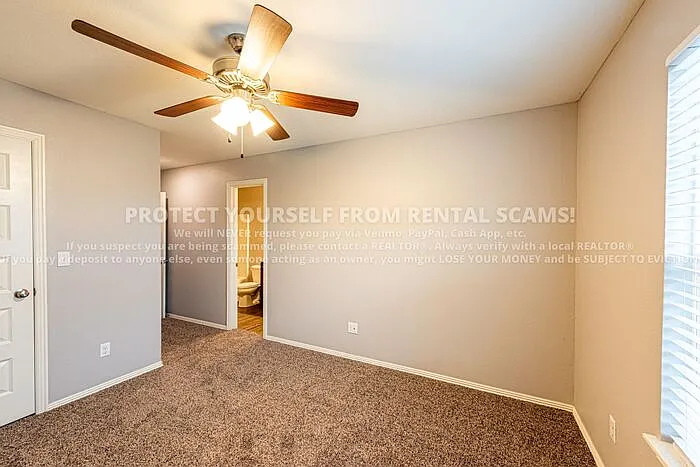 1374 N Corsica Dr — Photo 9