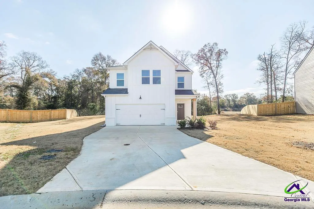 4 bed, 2.5 bath, 2009 sqft, $2,300 — Photo 2