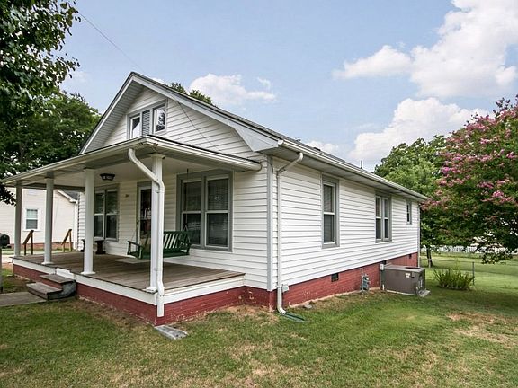 4th image of 304 York Ave