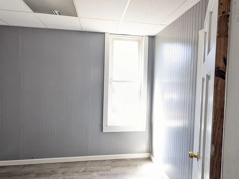 229 Washington Ave — Photo 6