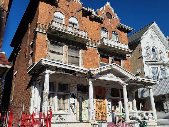 5th image of 1427 W Erie Ave