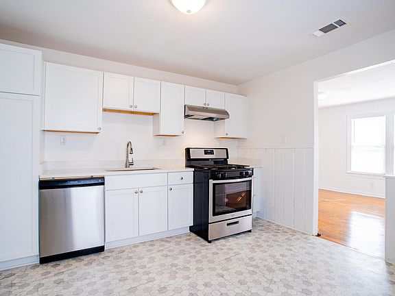 3rd image of 3327 W Clarendon Dr