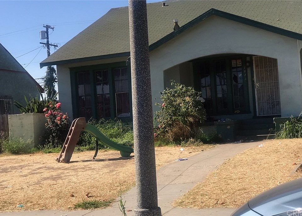 1st image of 1023 W 74th St