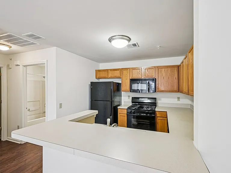 Spring Creek Apartments — Photo 32
