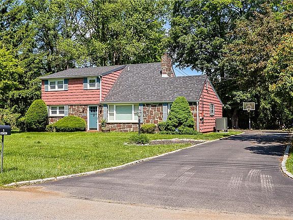 2nd image of 5 Kendon Dr