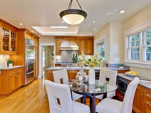 5th image of 868 Boyce Ave