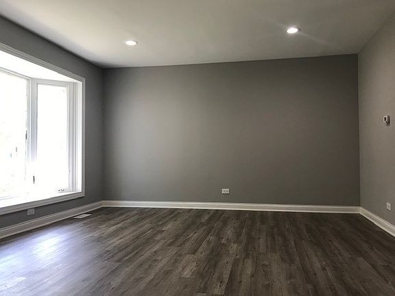 4th image of 258 Blackberry Dr