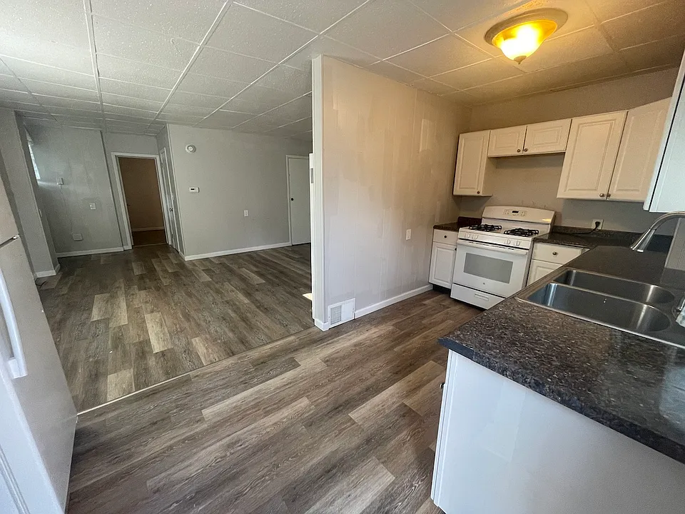 201 Elyria St #5