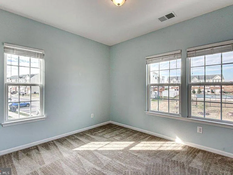 133 Streamview Dr — Photo 9