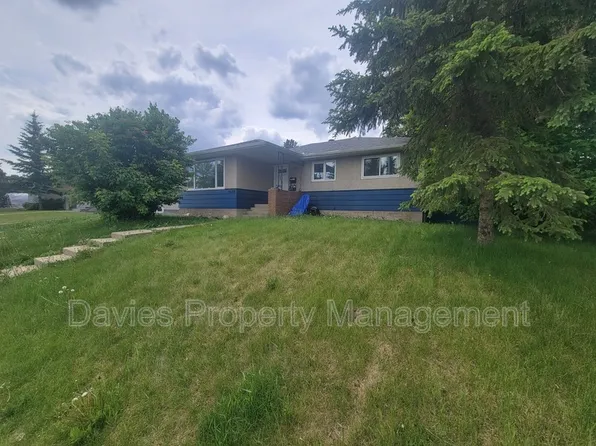 9620 75th St NW, Edmonton, AB T6C 2H9