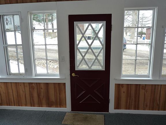 4th image of 301 E Ross St