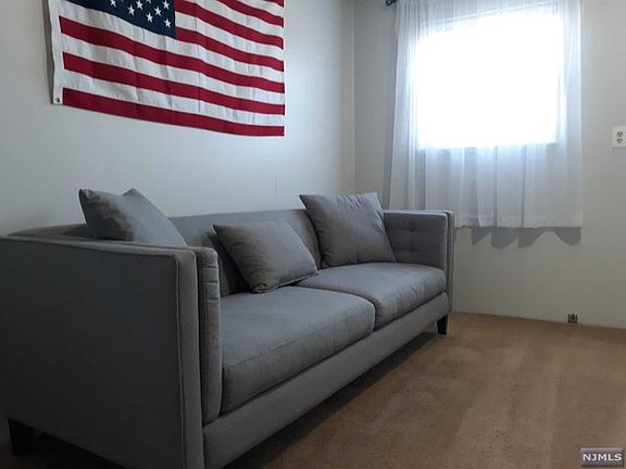 5th image of 55 Cedar Hill Ave Unit 3