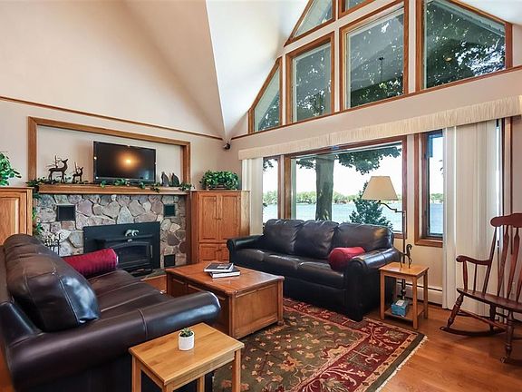 2nd image of 9354 Silverside Dr