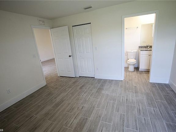 4th image of 2817/2819 SW 8th Pl #2819