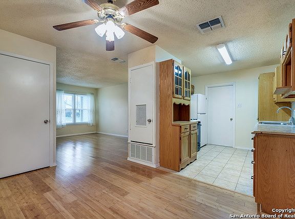 5th image of 3406 Starbend St