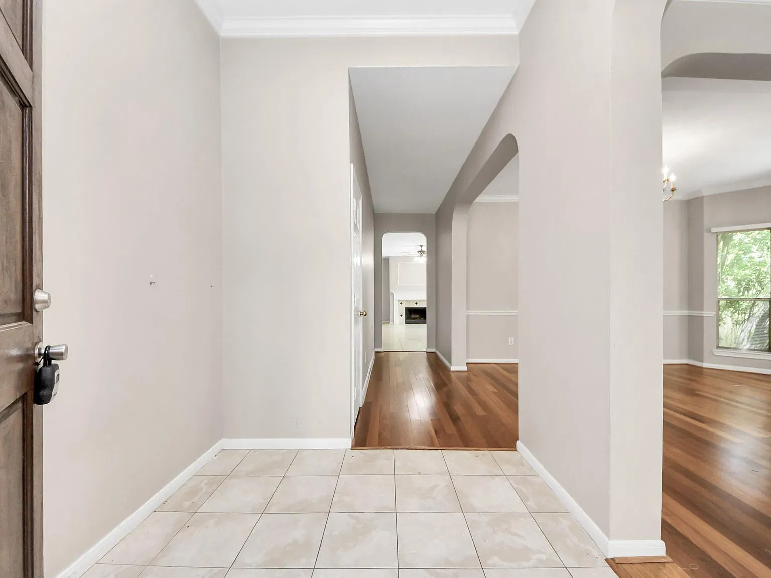 3 bed, 2.0 bath, 2315 sqft, $2,200 — Photo 4