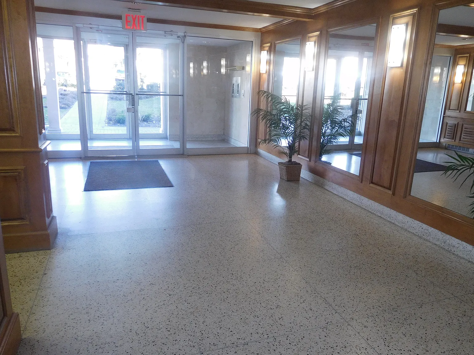 2 bed, 900 sqft, $2,950 — Photo 4