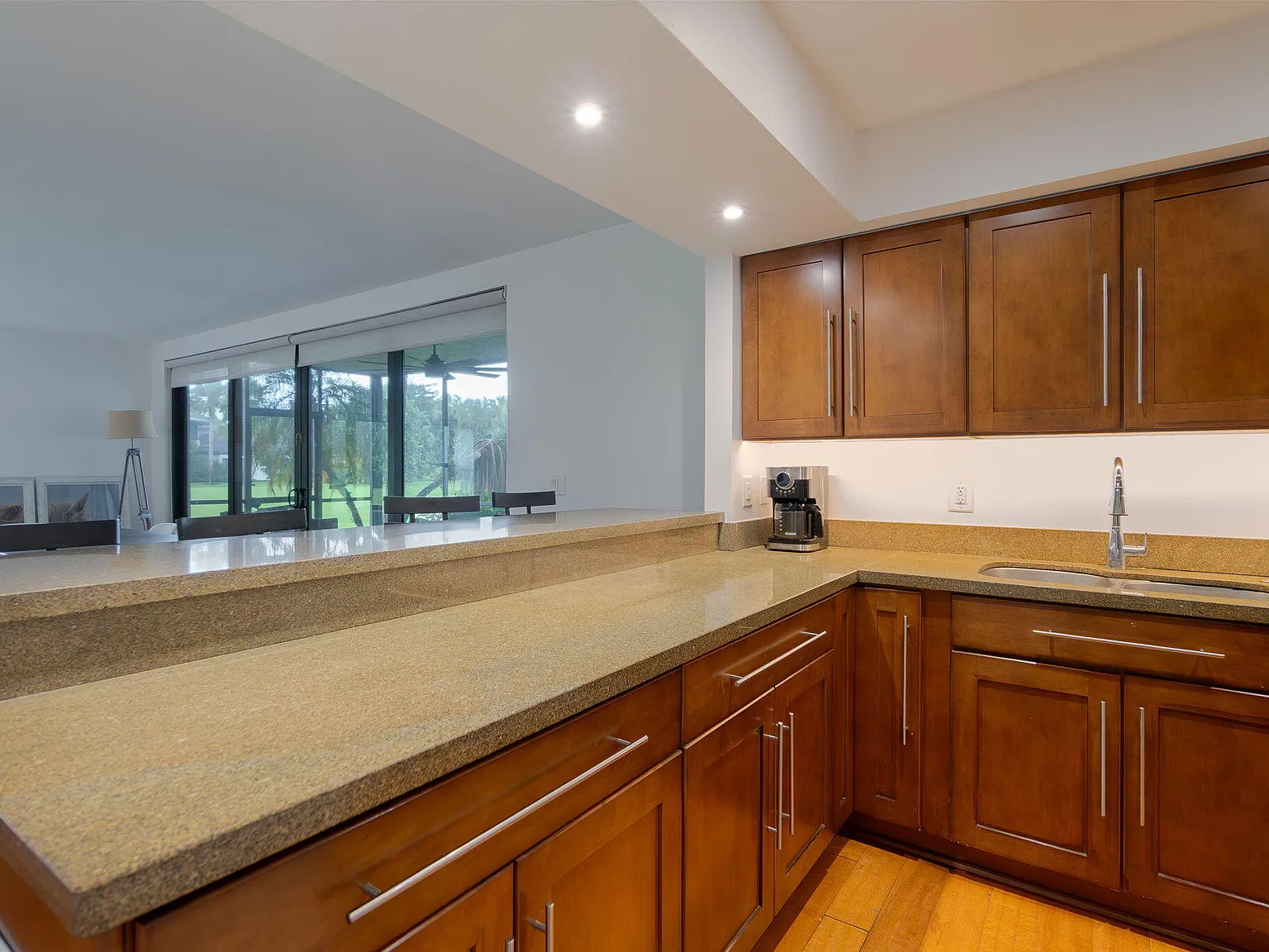 3 bed, 3.0 bath, 1776 sqft, $12,000 — Photo 3