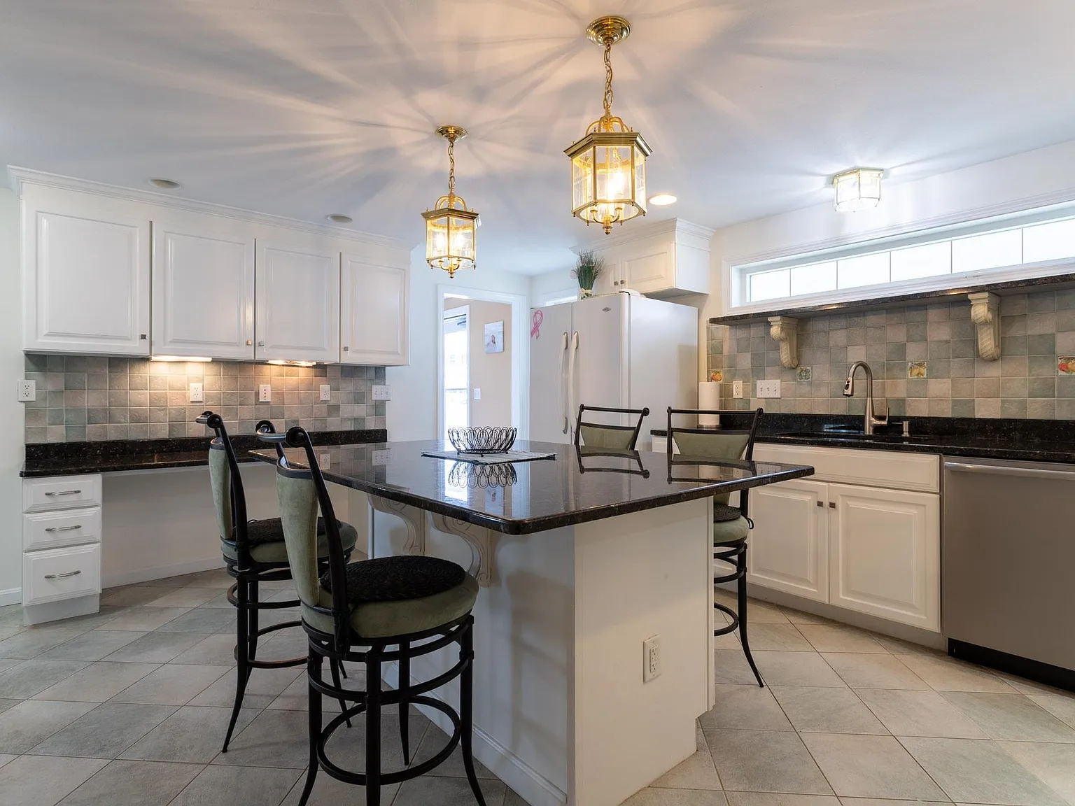 8 bed, 8.0 bath, 5226 sqft, $4,300 — Photo 4
