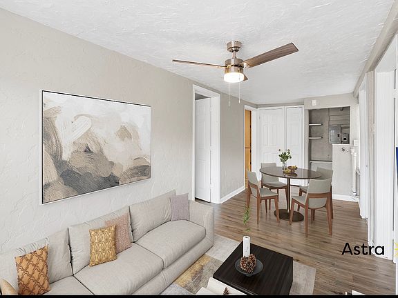3rd image of 950 18th Ave S APT 3