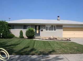 8557 Potomac Ave, Center Line, MI 48015