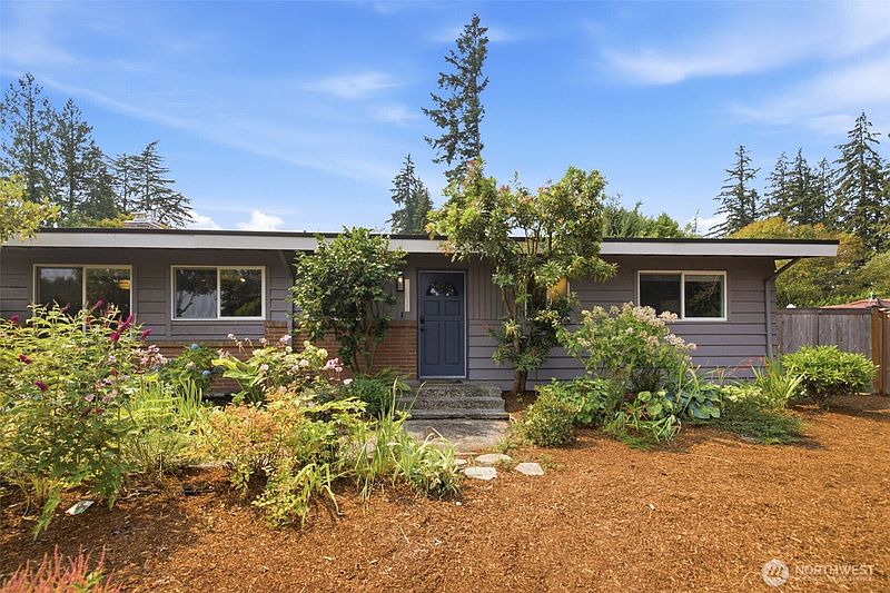 3rd image of 2411 156th Avenue SE