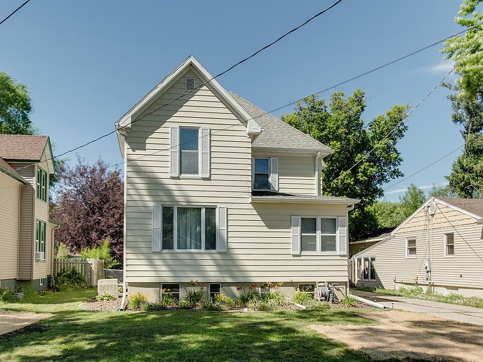 1st image of 1637 8th Ave S