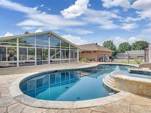 4th image of 7544 Levy Acres Cir N