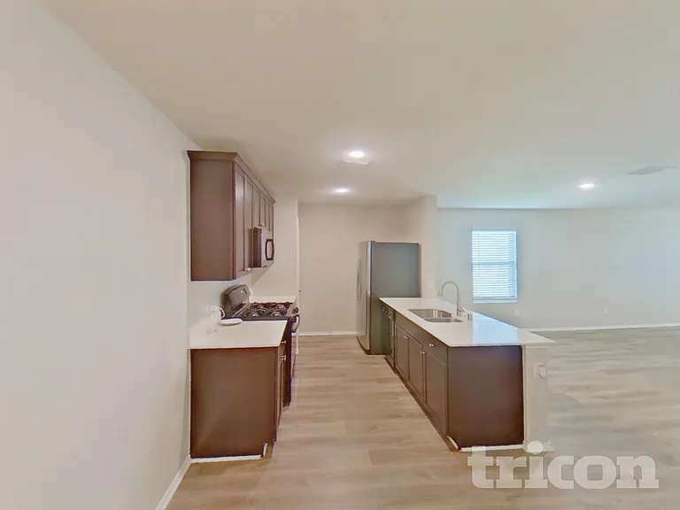 758 Bayonet St — Photo 5