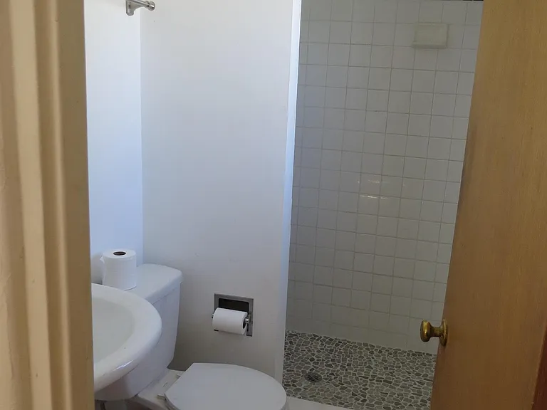 1849 E Georgia St NE — Photo 10