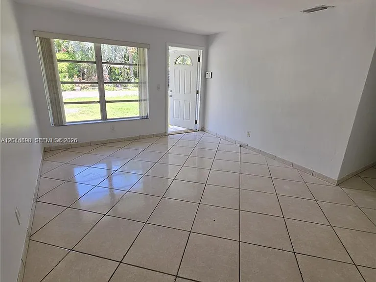 5720 Douglas St — Photo 5