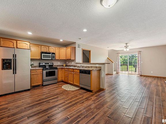 2nd image of 610 Prairie Meadow Dr #610