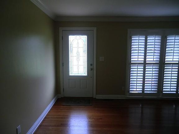 4th image of 106 Blue Grass Dr