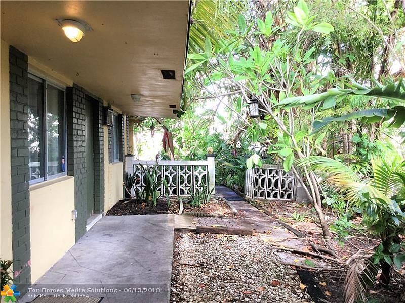 1st image of 611 NE 29th Dr APT 4