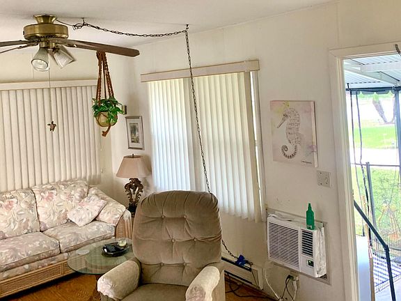 4th image of 8165 SE Wren Avenue
